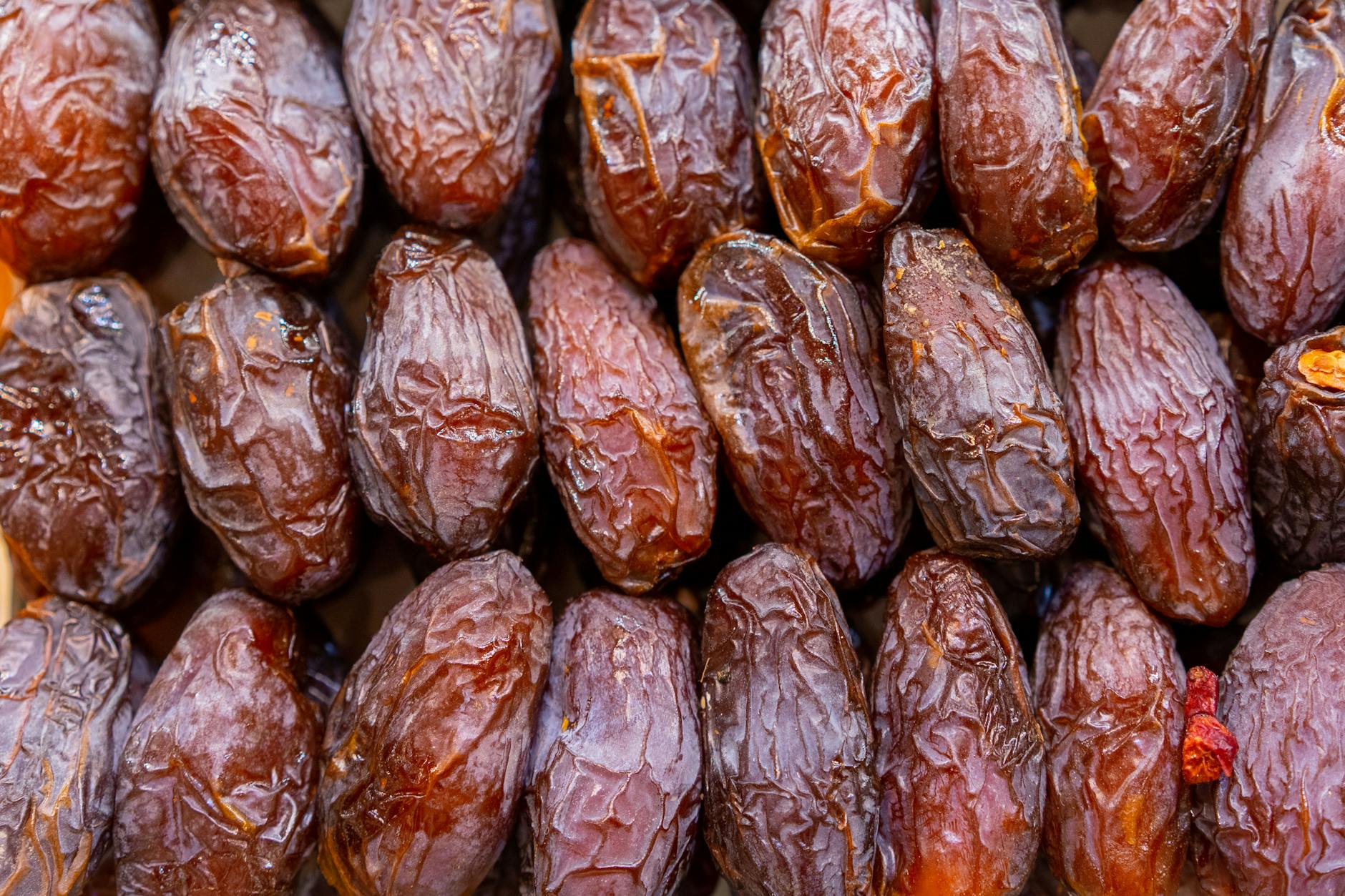 Sweeten Smart: Replacing Refined Sugar with Whole Date Paste in Baking